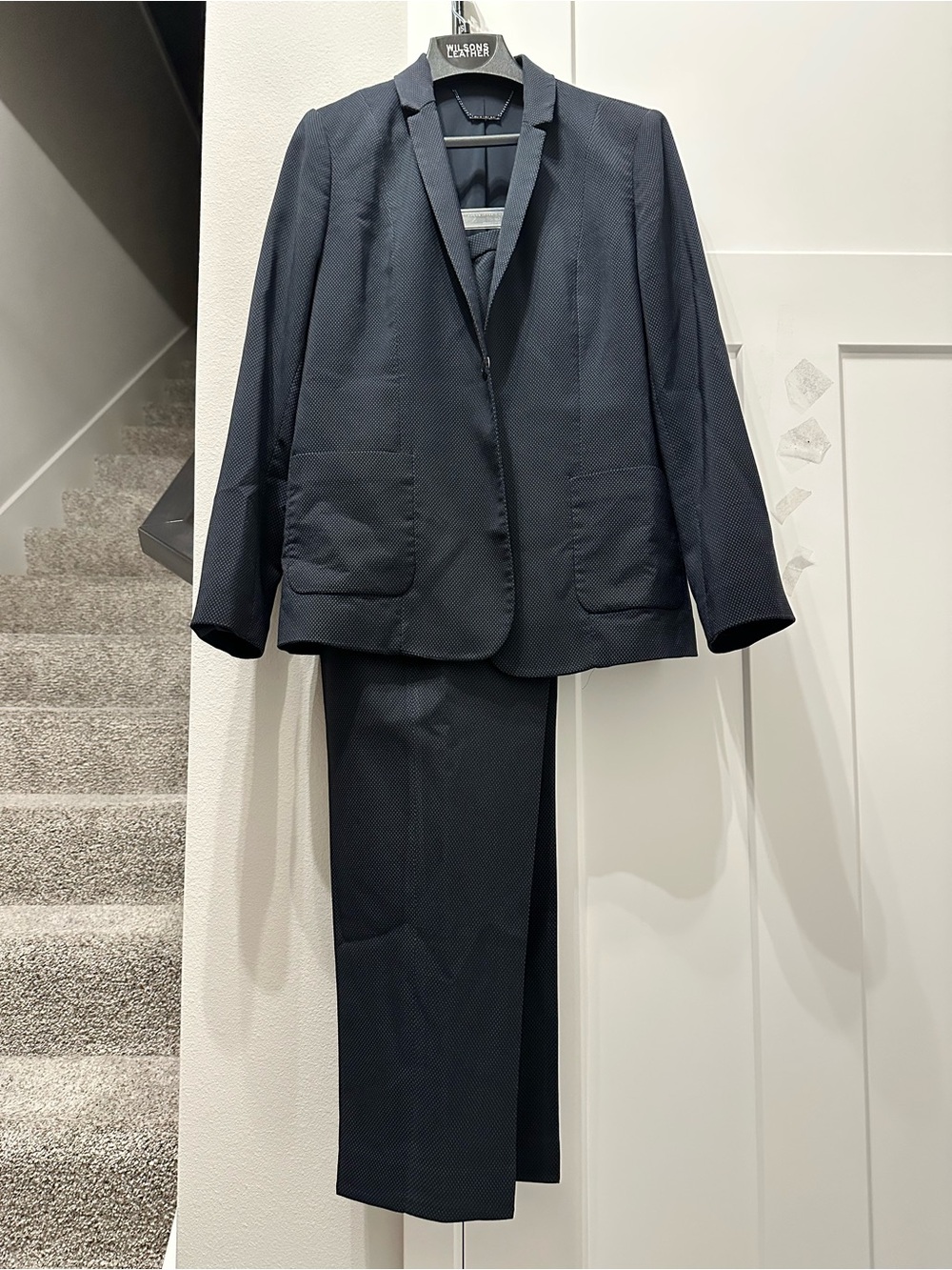 Elie Tahari Womens “Navy” Blazer and Trouser Suit size 14